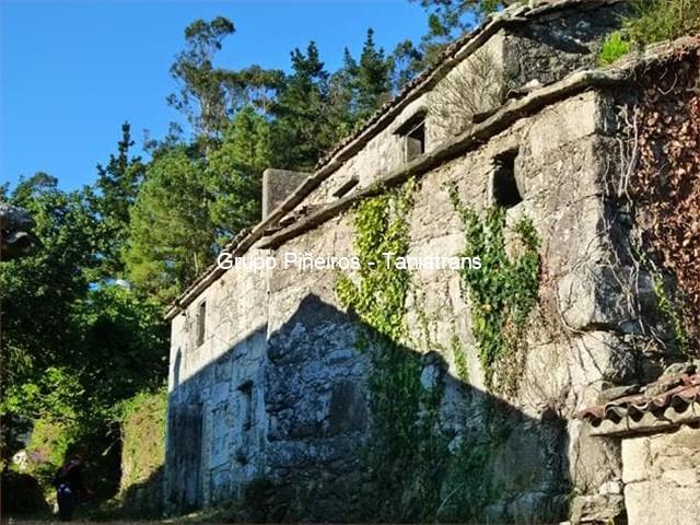 Casa de piedra para restaurar en Sestaio - Muros