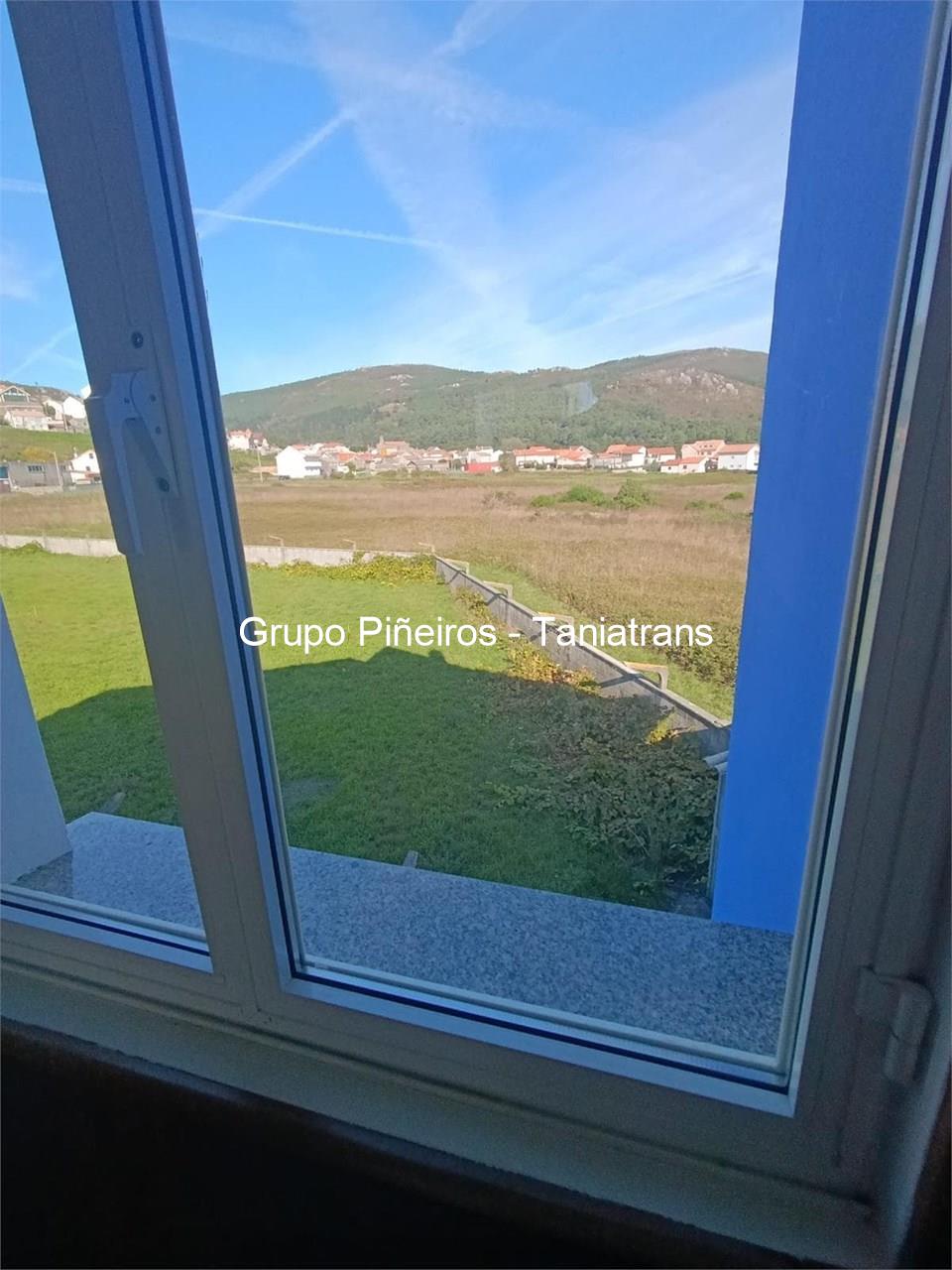 Foto 24 CASA AZUL CON HERMOSAS VISTAS EN LARIÑO - OPORTUNIDAD