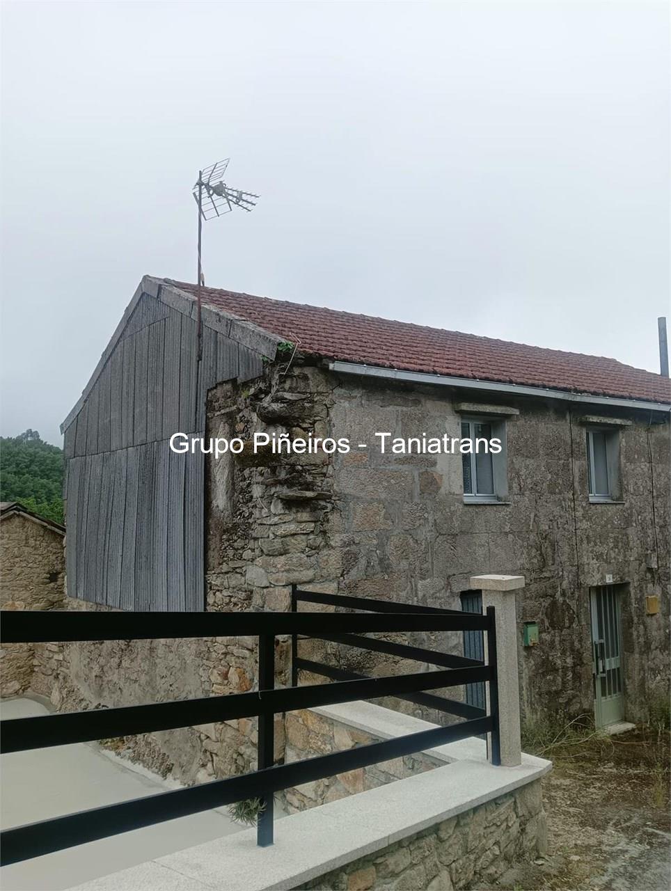Foto 2 CASA DE PIEDRA CON GARAJES  Y FINCAS EN XESTOSO,MAZARICOS