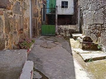 CASA EN BARRIO VILAR, CARNOTA 