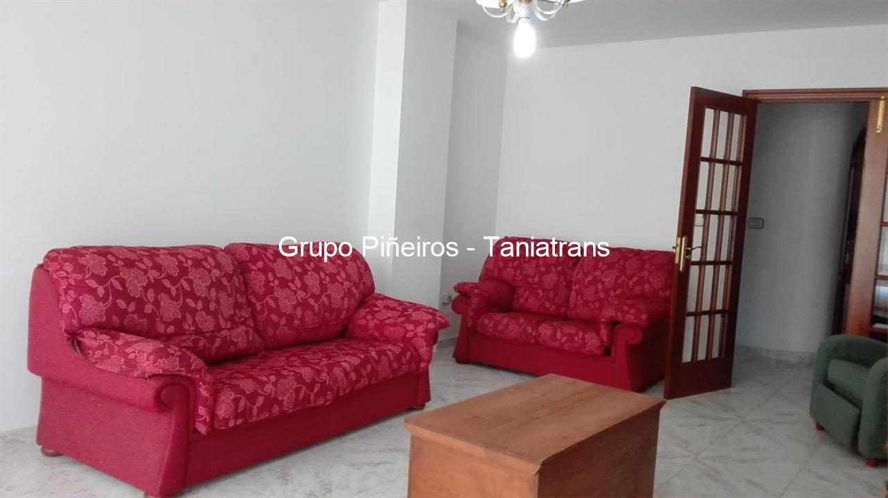 Foto 4 Piso amplio en zona residencial de Muros