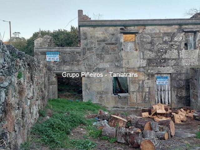 Se venda casa para reforma en Lariño ( Pequeño pazo) - Carnota